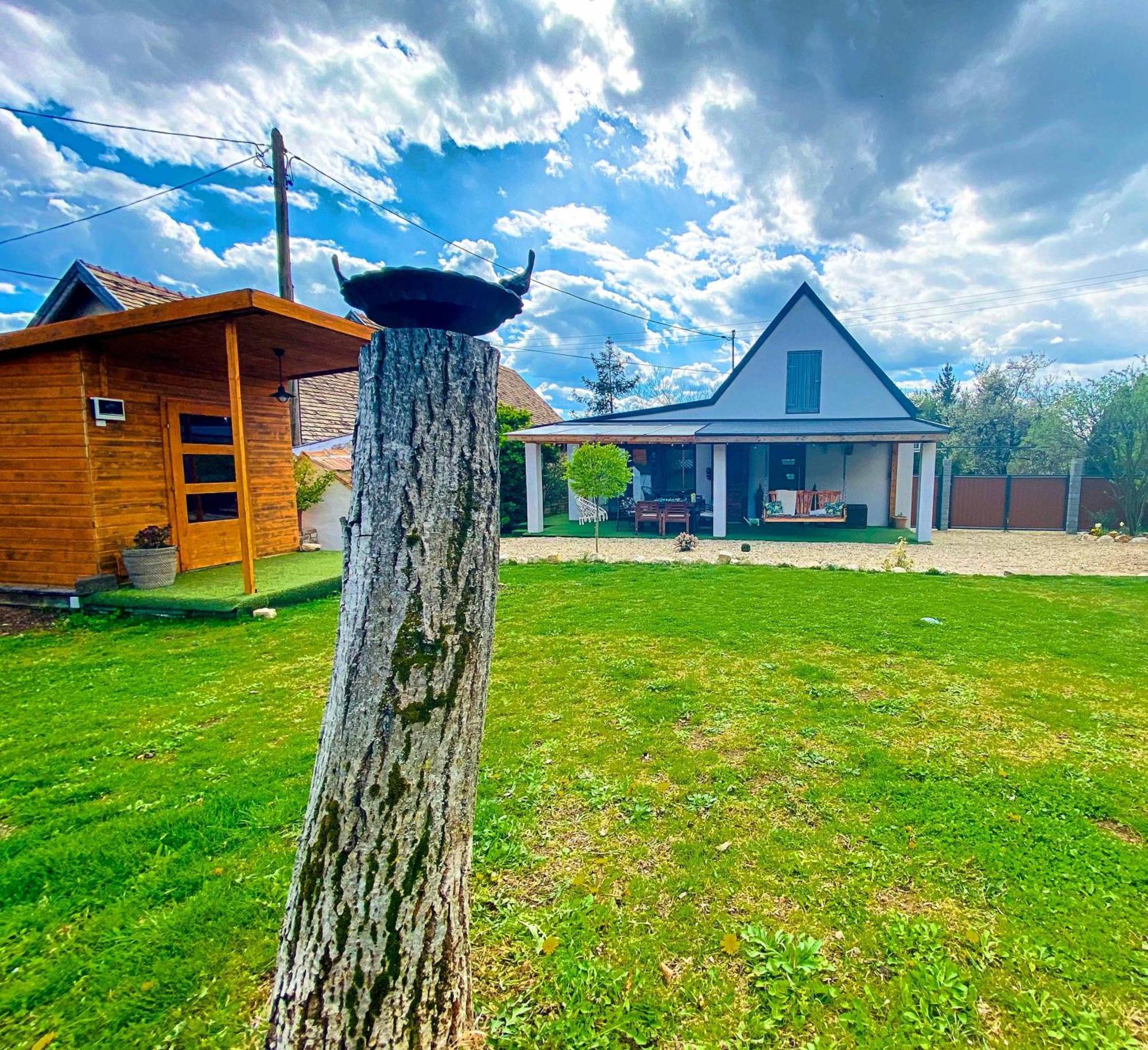 Villa Lessuek Meg! Vendeghaz - Suemeg Esterno foto